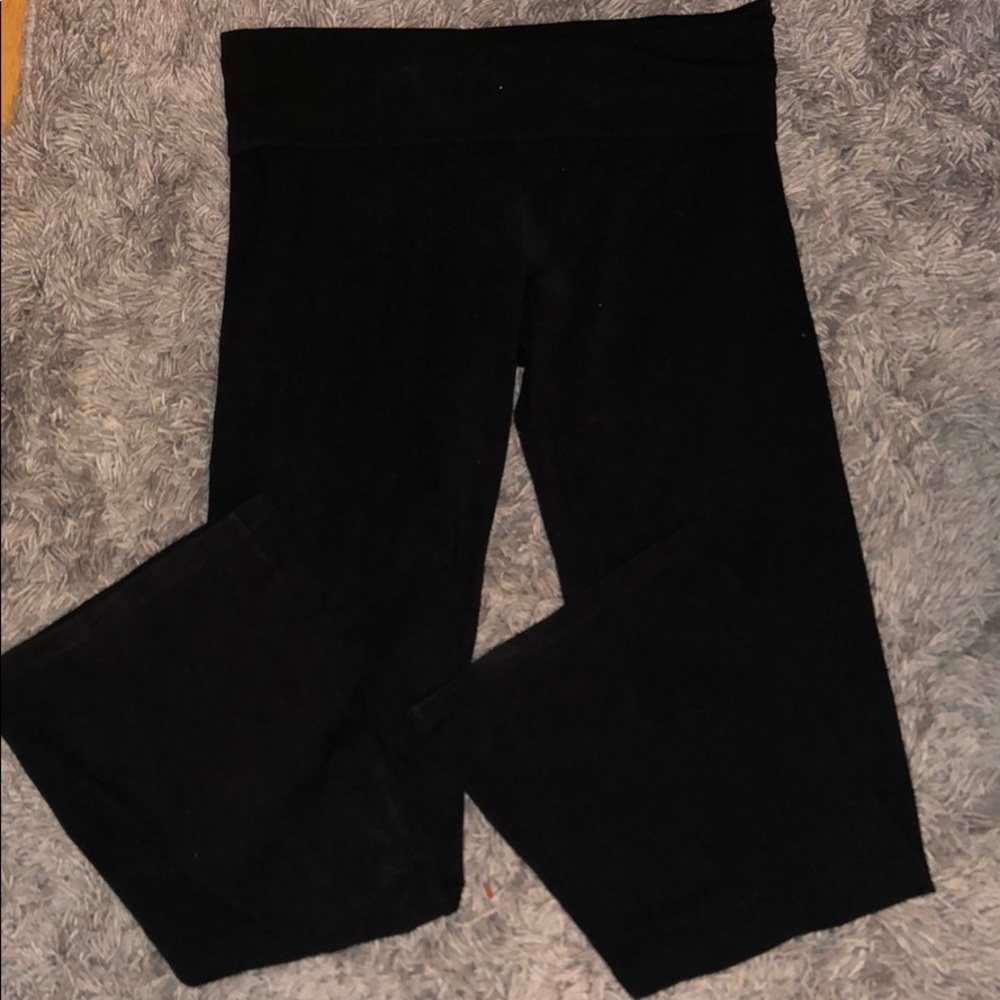 Victoria’s Secret yoga pants gold design on back